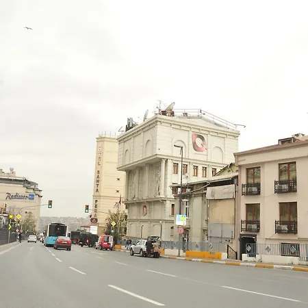 Aparthotel Pera 26 5*